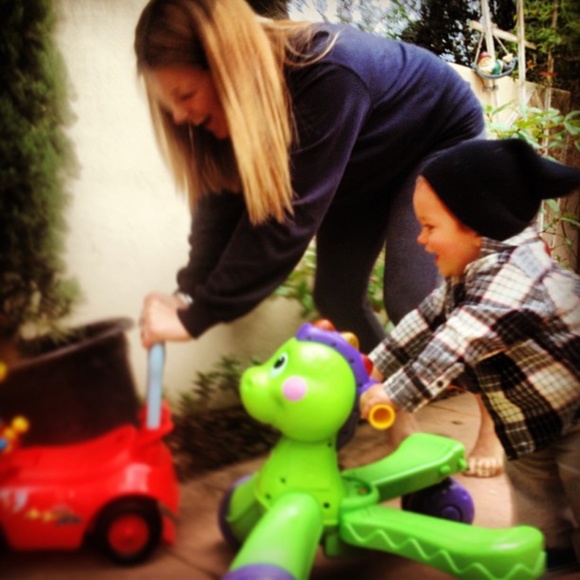 💛 MEET THE POSHER(S) 👶👶👩🐶🐱🐯 - Picture 11 of 16